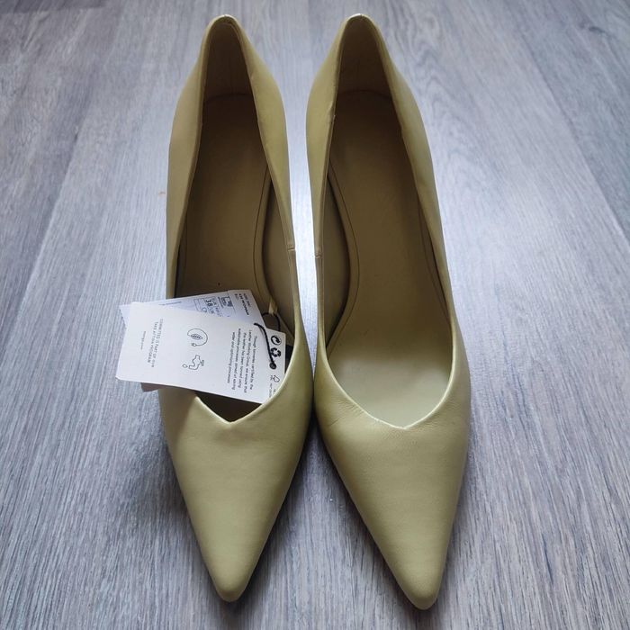 Дамски сандали и обувки Mango