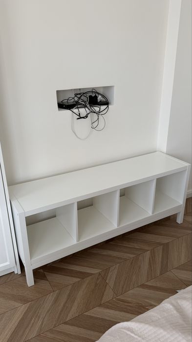 Секция Ikea Kallax с носеща рамка