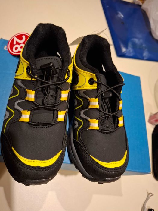 Adidasi trekking cu polar interior marime 28