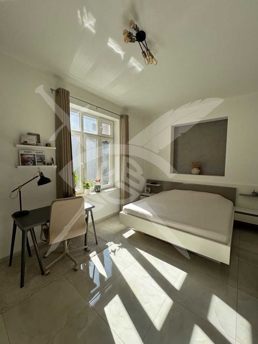 Дава се под наем Двустаен апартамент в София, Център - 55 кв.м за 847.62 € - Снимка #3