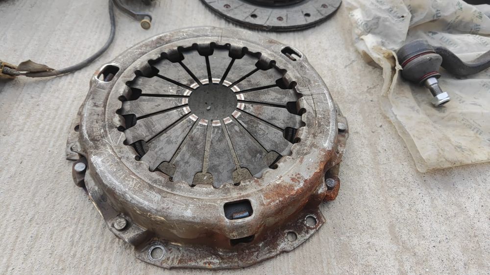 Продам автозапчасти на марку BMW e36