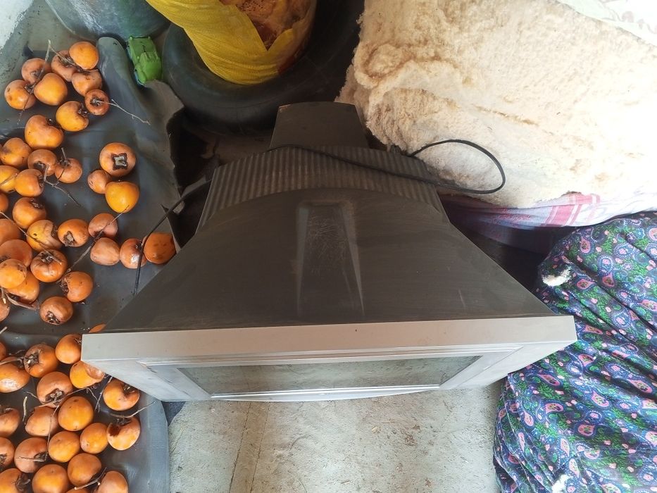 Elge televizor sotiladi. Narxi telda kelishiladi.  Arzonroqqa beriladi