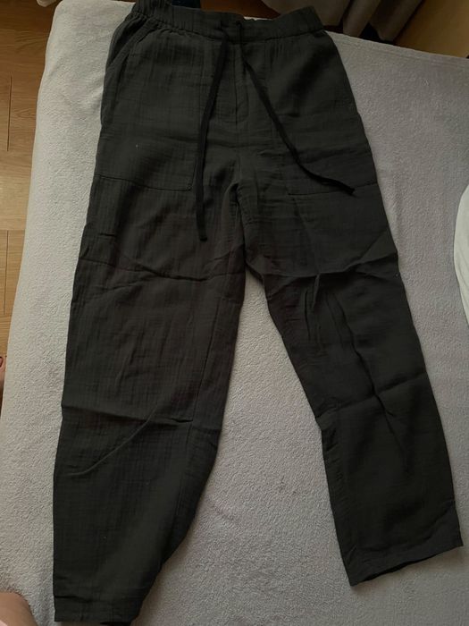 Pantaloni lejeri Zara