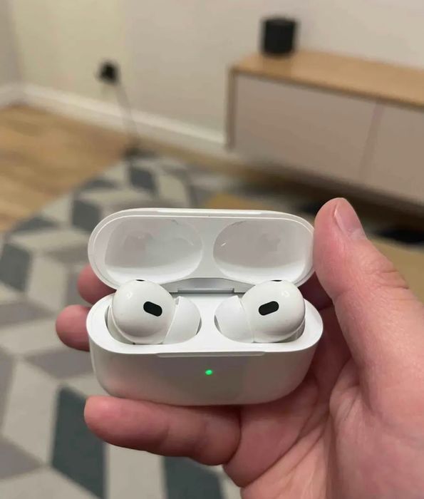 Торг Airpods pro 2 с активным шумоподавлением