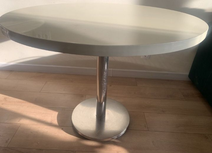 Стол диаметром 100 см