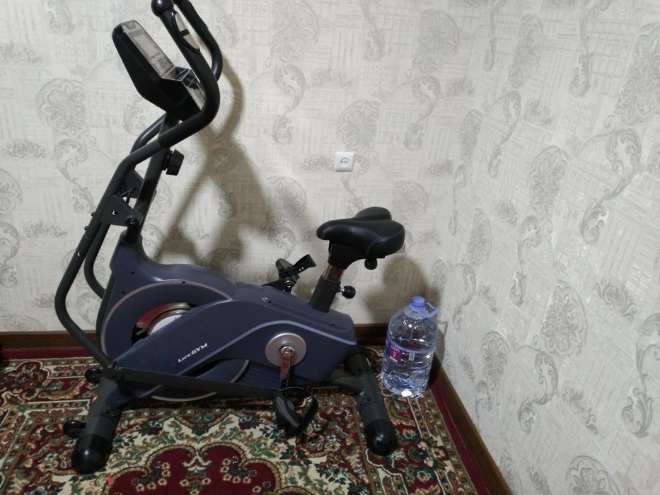 Велотренажер  LifeGYM - идеальный состояние. +Доставка.