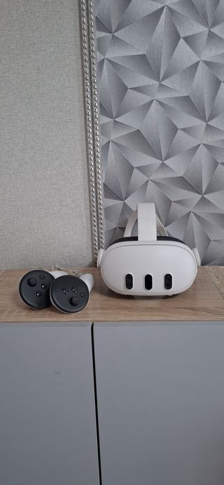 Meta quest 3 (512gb)
Покупал новые в начале октября че