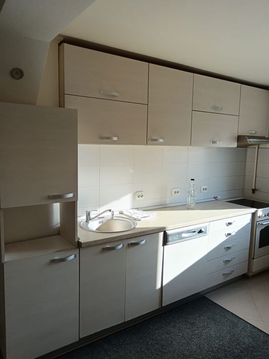 Inchiriez apartament