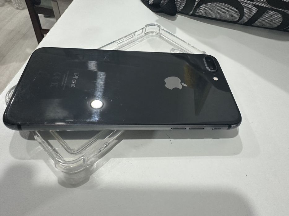 iPhone 8 plus 64/65