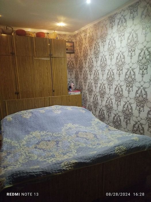 Uy 2 qavatli sotiladi