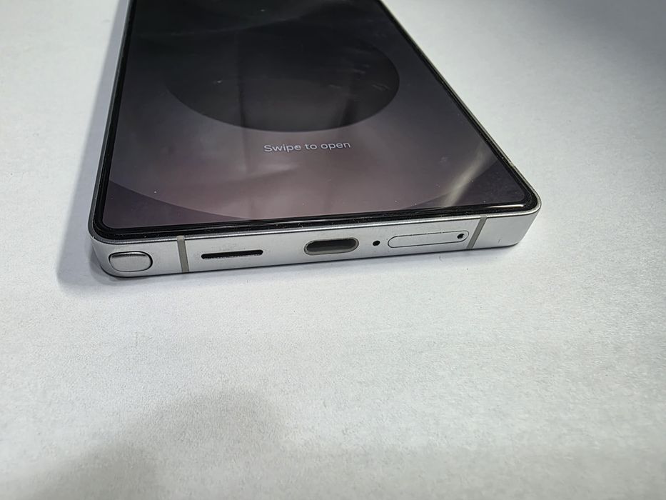 Samsung galaxy S25 Ultra Titanium Whitesilver 256GB 12GB RAM IMPECABIL