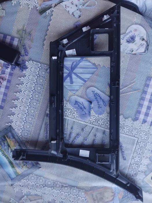 Оригинална навигация за тойота аурис хибрид 2012-2015г.