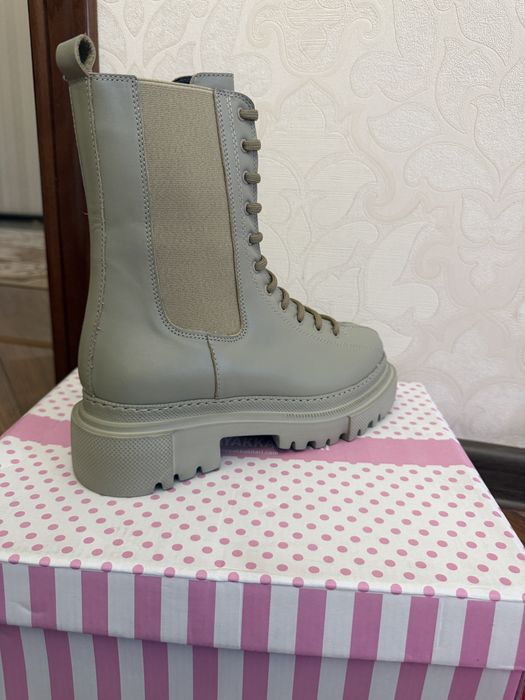 Продам новые ботинки