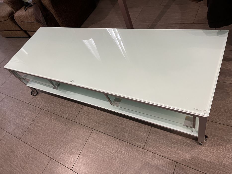 Masă din sticlă living