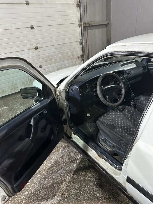 Машина volkswagen vento 1994