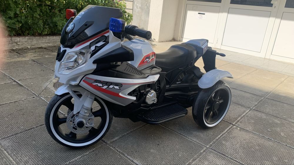 Акумулаторен мотор