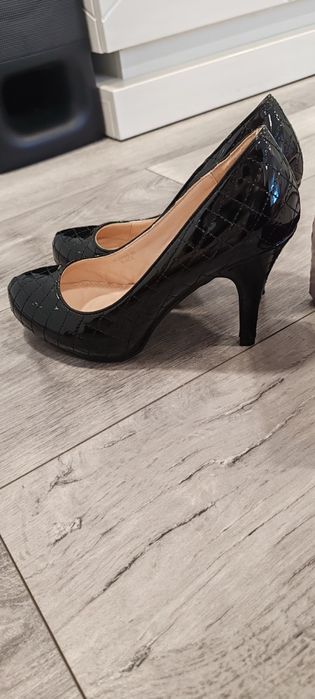 Pantofi damă  lăcuiți