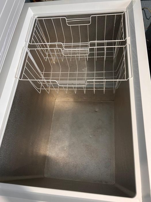 Продается морозильная камера