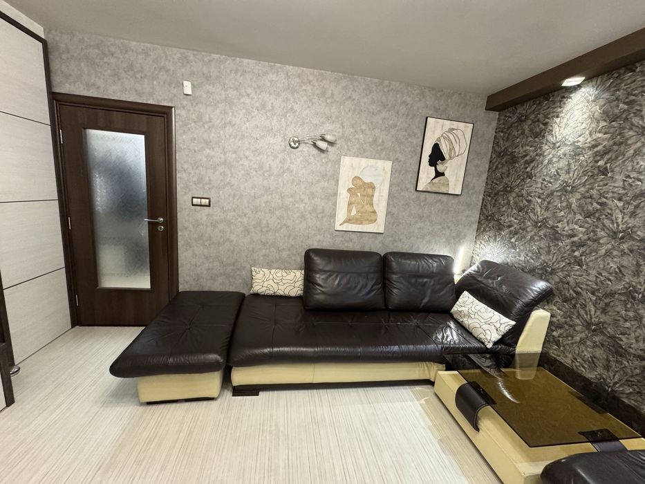 Ъглов диван от естествена кожа