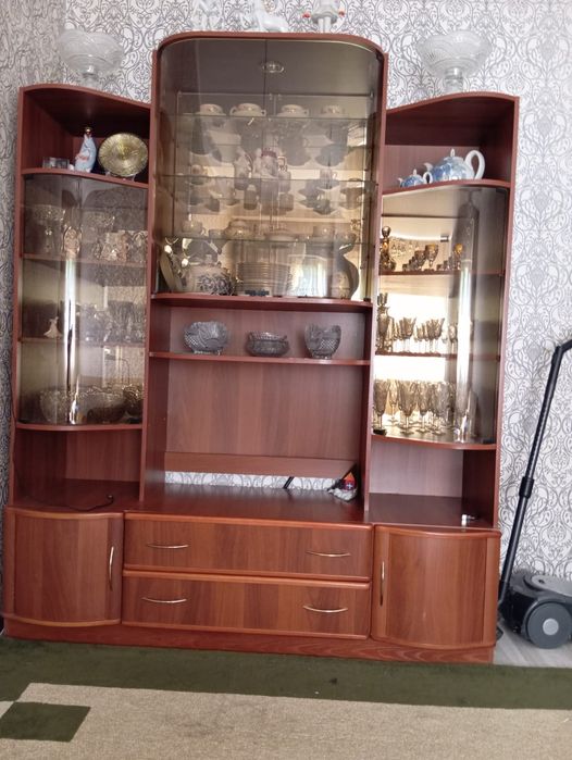 Стенка в отличном состоянии