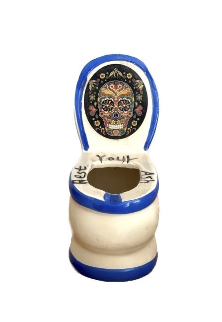 Пепельница из фарфора