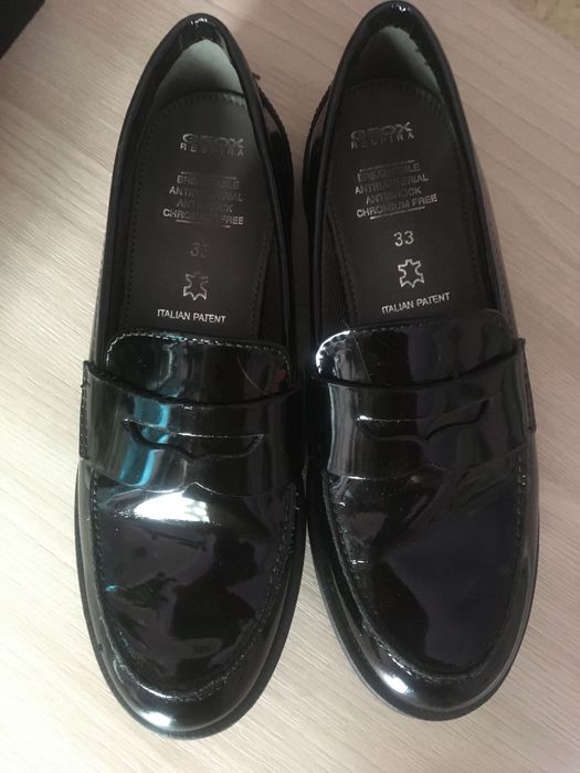 Продам туфли девичковые