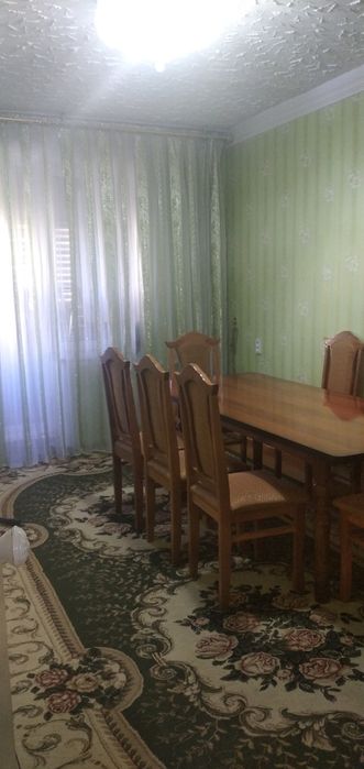 Шахар марказидан квартира сотилади