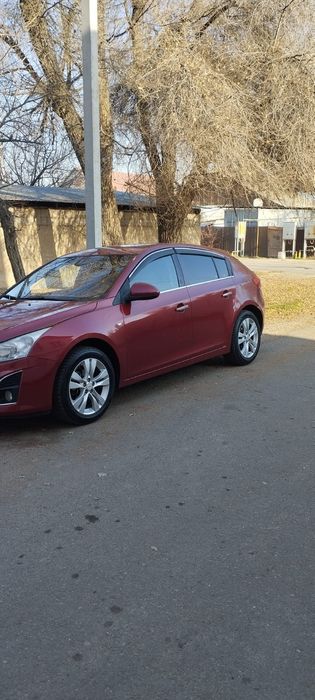 Шевроле Круз 2013 года