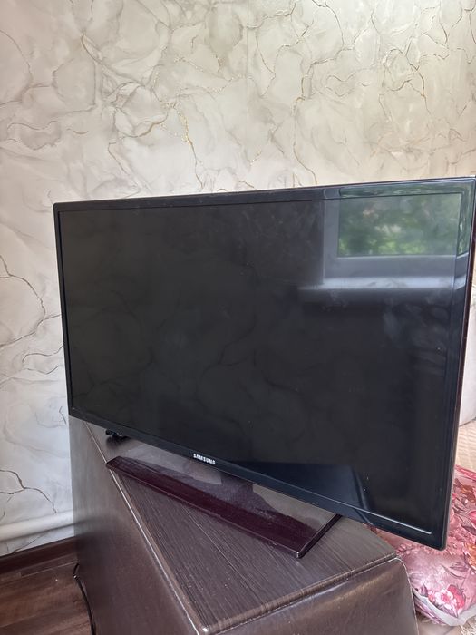 телевизор ,81 см