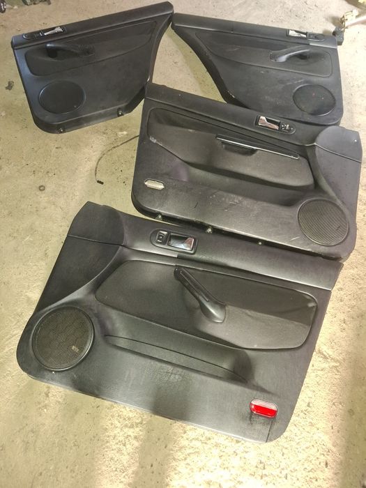 Fețe uși Wolswagen Golf 4 în stare impecabila