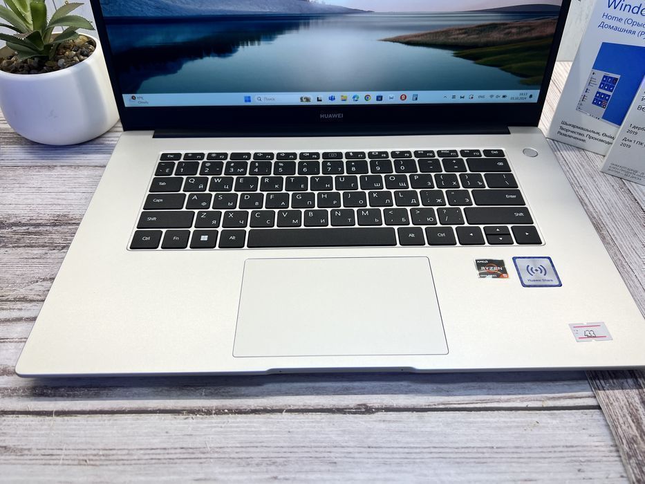 HUAWEI MateBook D15 | Ryzen 5-5500U | 8GB | 256GB | Radeon Graphics