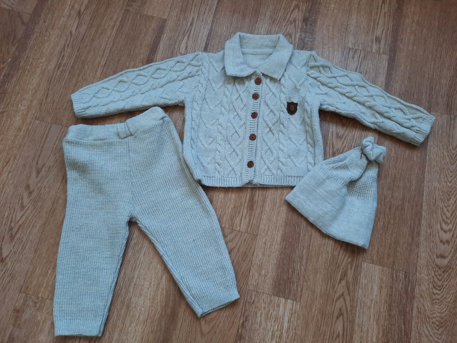 Рубашки,кофты тёплые,костюмы