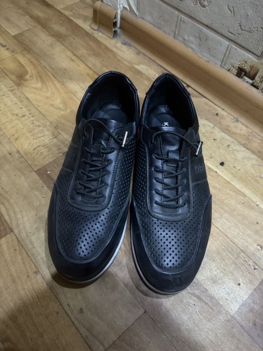 Продается мужской обувь