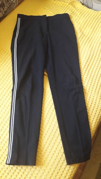 Продам школьную форму на девочку