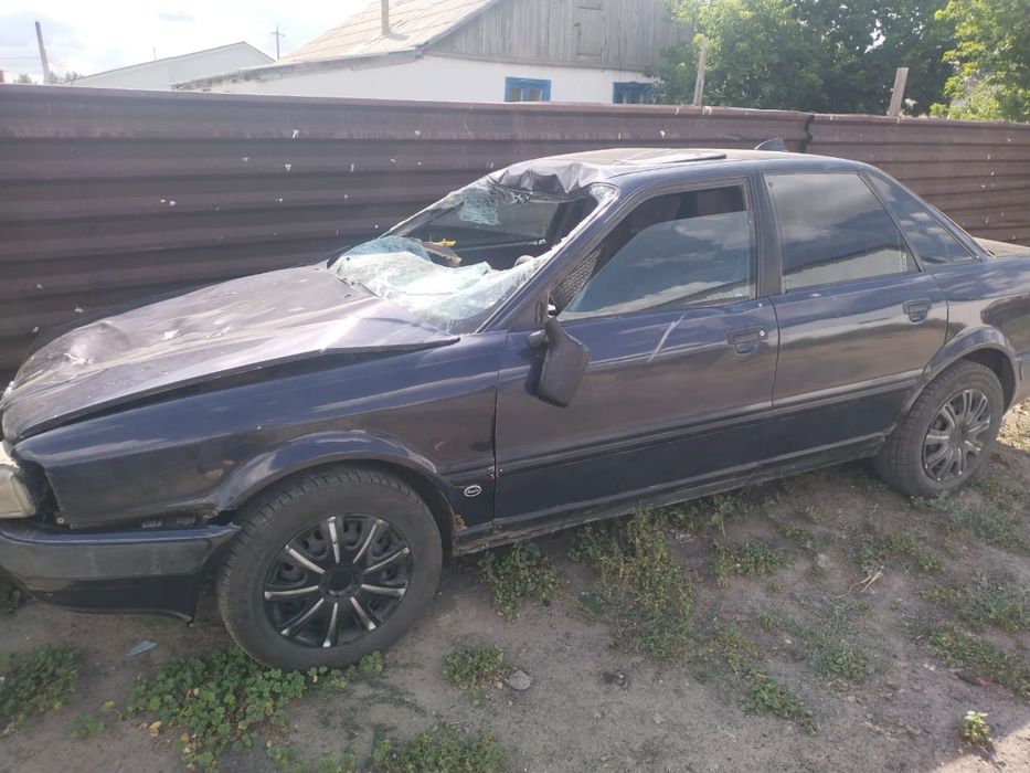 Продам ауди б4 в аварийном состоянии