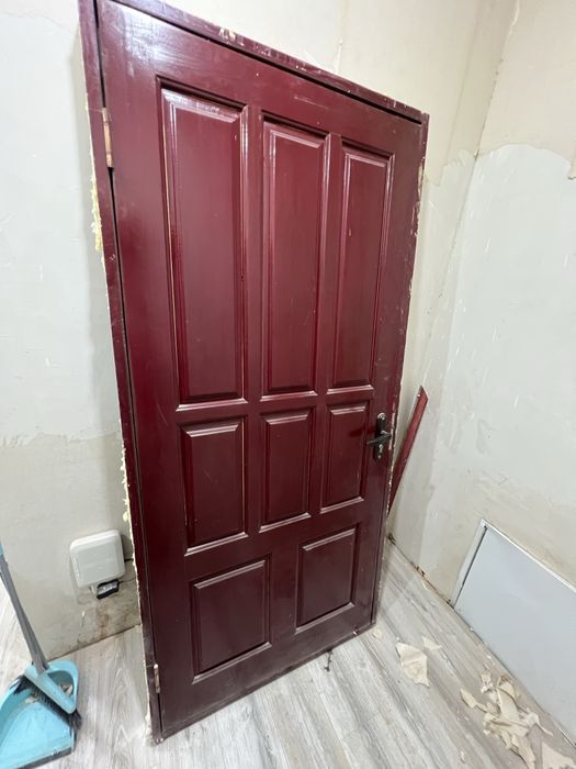 Продам дверь деревянная