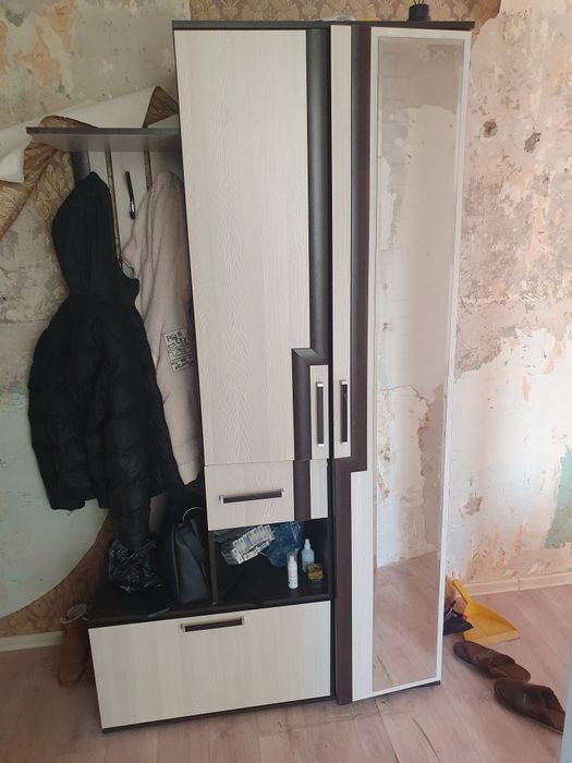 Продам прихожую шкаф