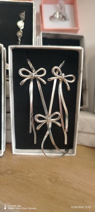 Модерни дамски бижута - обеци, колиета, гривни - НОВО