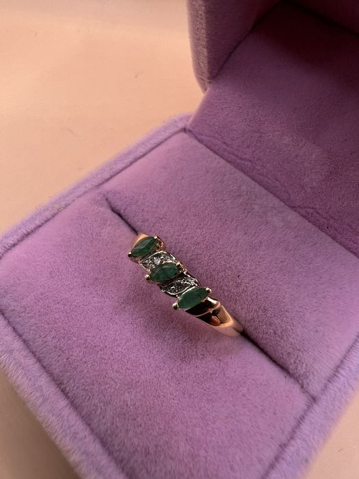 Продам золотое кольцо.