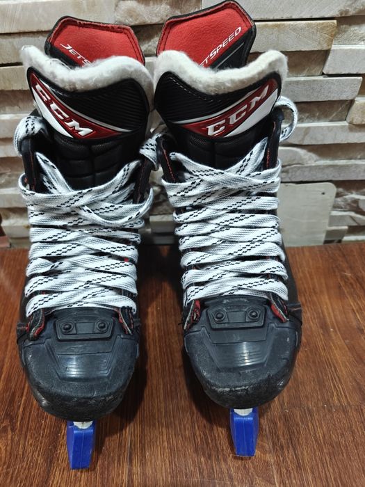 Профессиональные хоккейные коньки CCM Jetspeed FT4