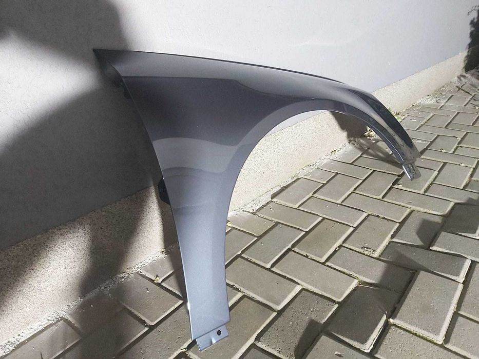 Aripa Fata Dreapta VW Passat B6 An 2005-2011 Vopsita Gri Inchis