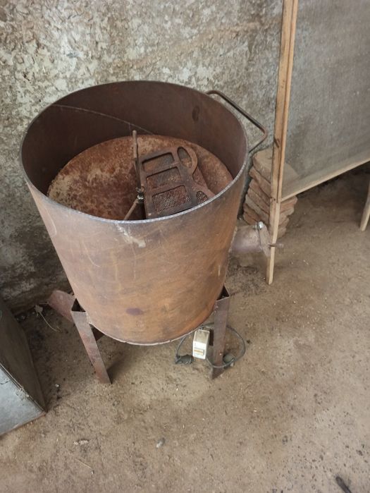 Продам дробилку для сена и кормов