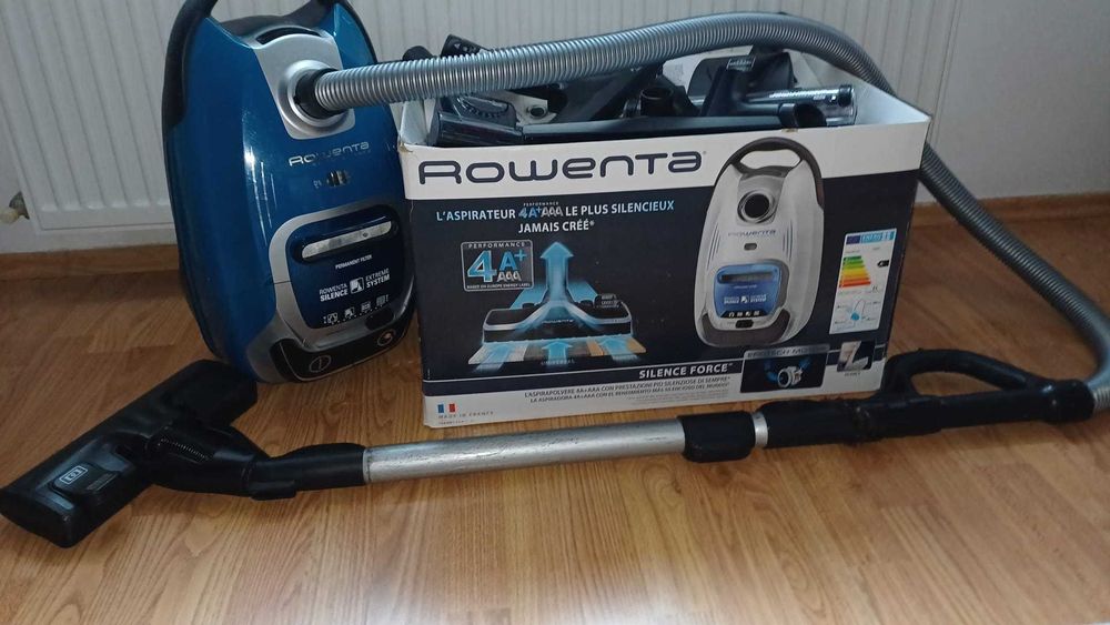 Vand aspirator cu sac Rowenta Silence Force RO6491EA 550 W albastru
