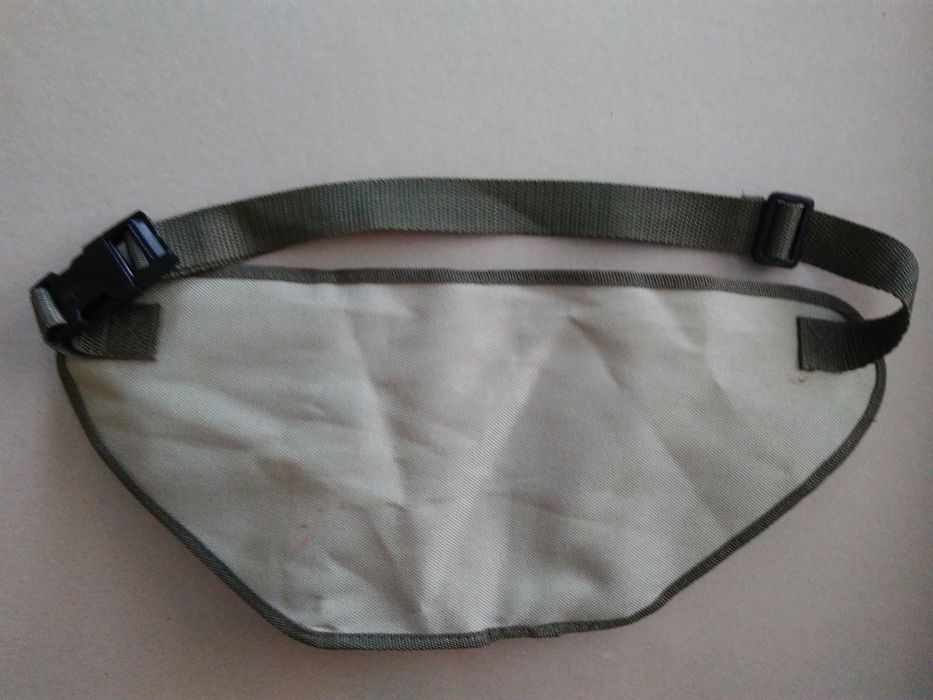 Чанти за кръста с функционални джобове