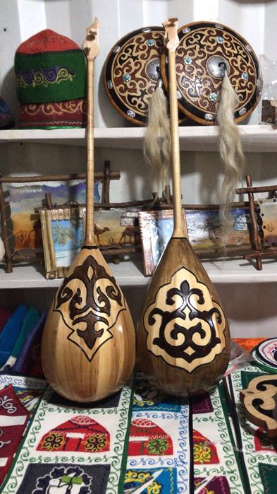 Домбра национальный инструмент