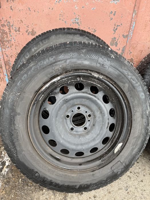 Set 4 roti jante tabla cu cauciucuri 215 70 R16