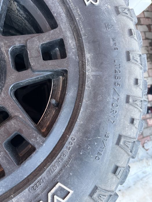 Шины с дисками на 285.70.R17