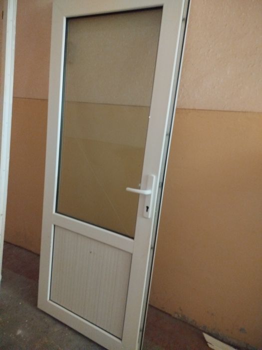 Eshik akfa va yogʻoch