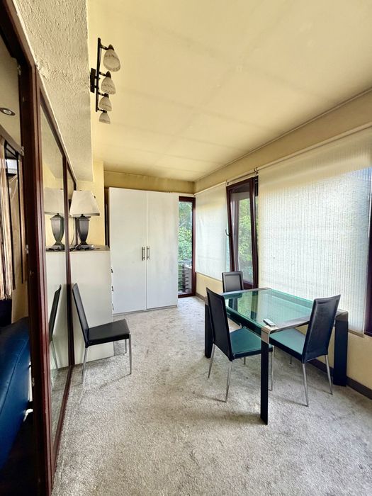 Inchiriez apartament cu 2 camere plus camera de lucru