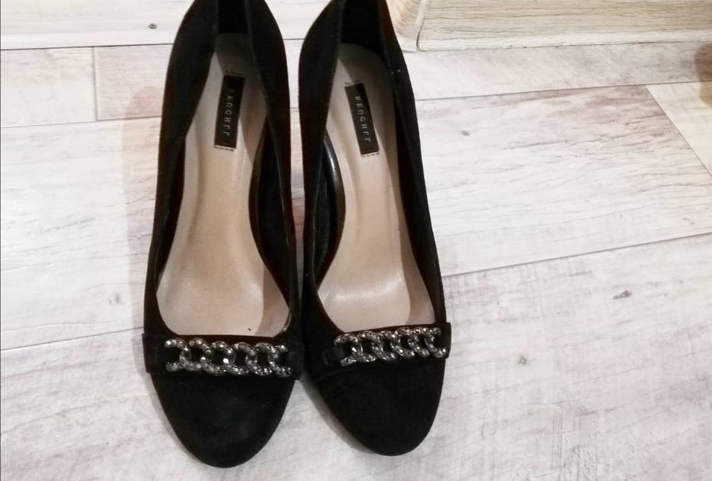 Продам красивые туфли